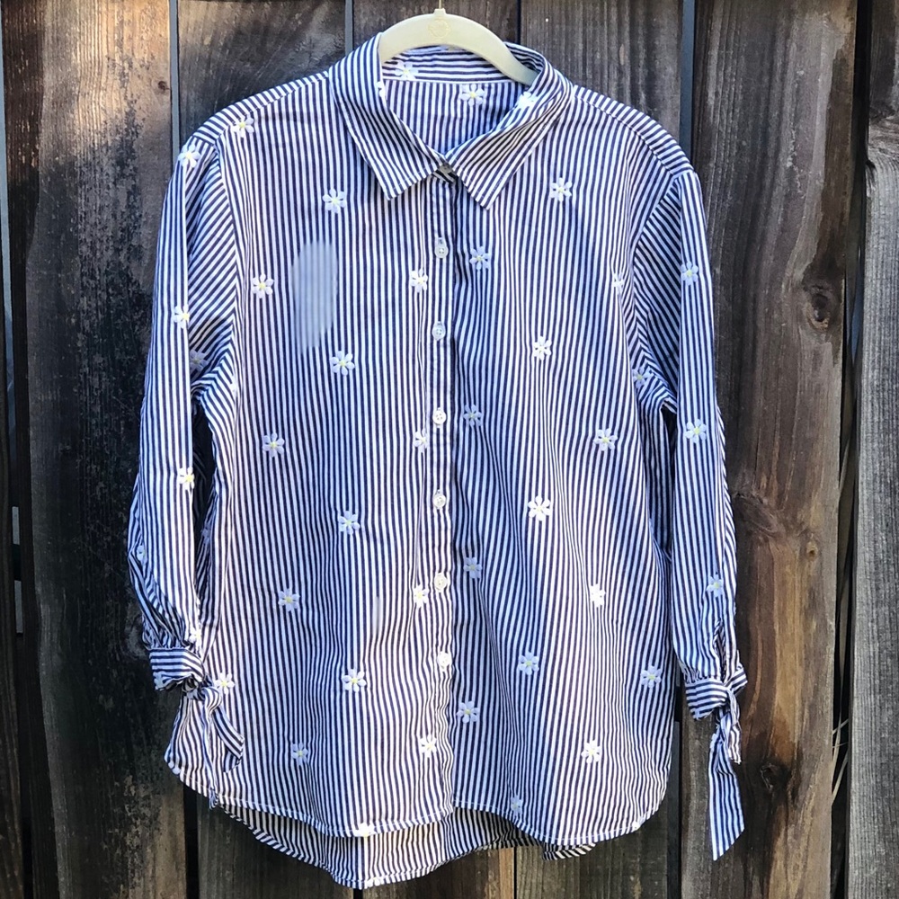 Andrew Marc Blue and White Striped Button-Down Shirt with Floral Embroidery